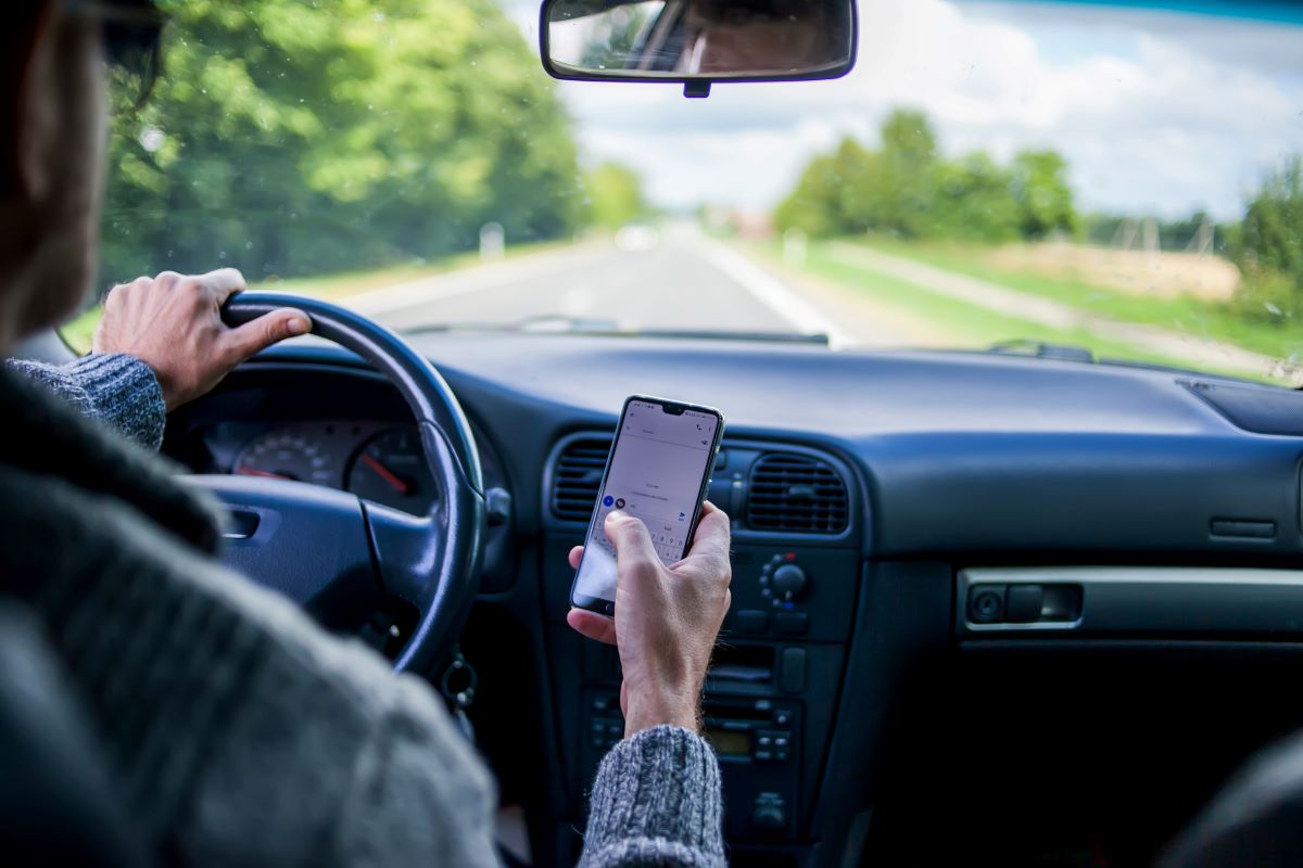 how much does texting while driving increase auto insurance premiums